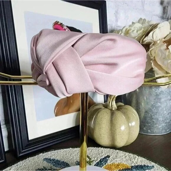 🆕️Gorg Satin Baby Pink Headband - Picture 3 of 3